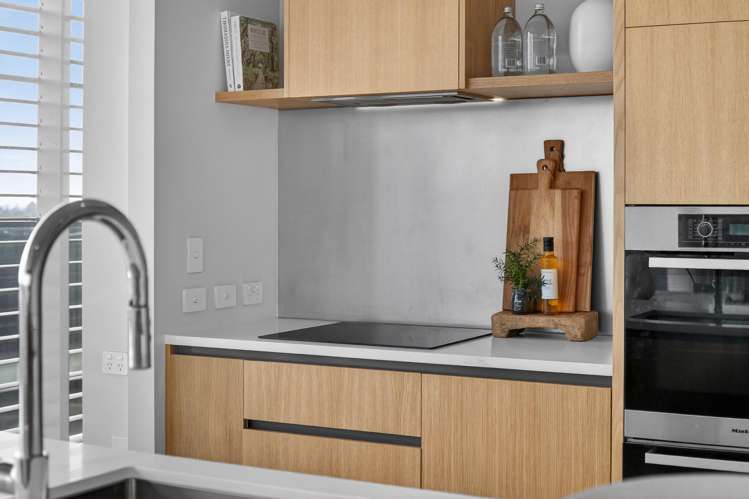 501/64 Kilmore Street_4