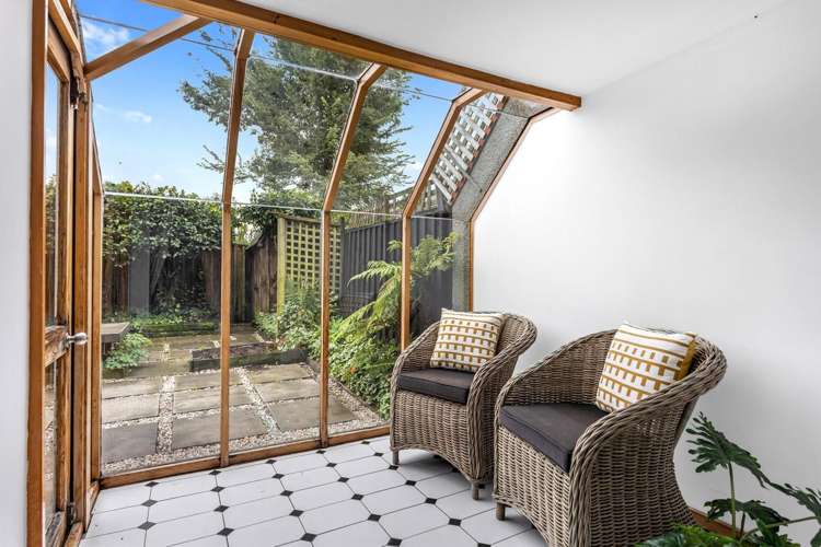 2/20 Bristol Street Merivale_7