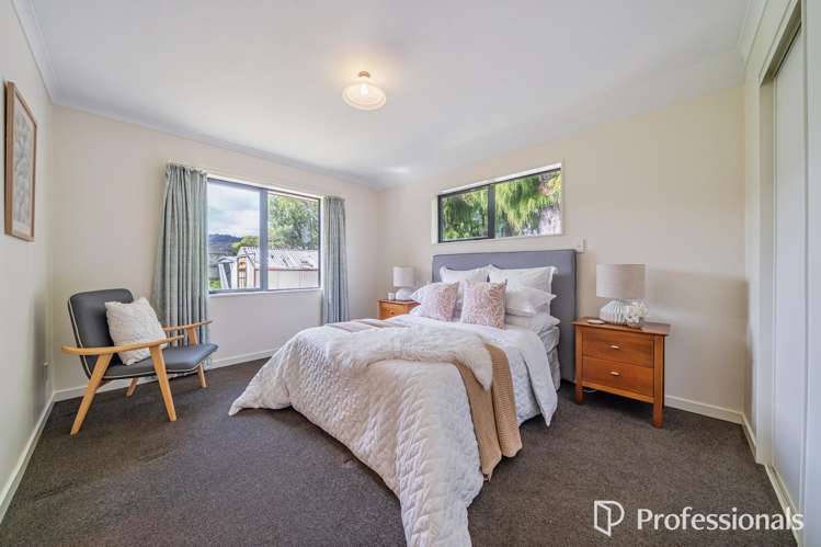 8a Faulke Avenue Wainuiomata_16