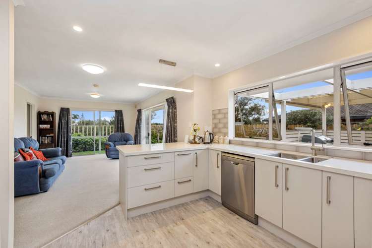 17 John Lister Close Golflands_7