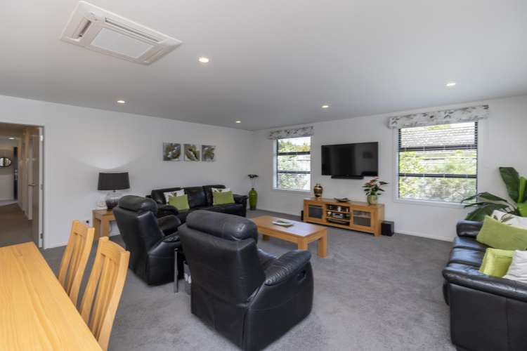 14 Fiesta Grove Raumati Beach_14
