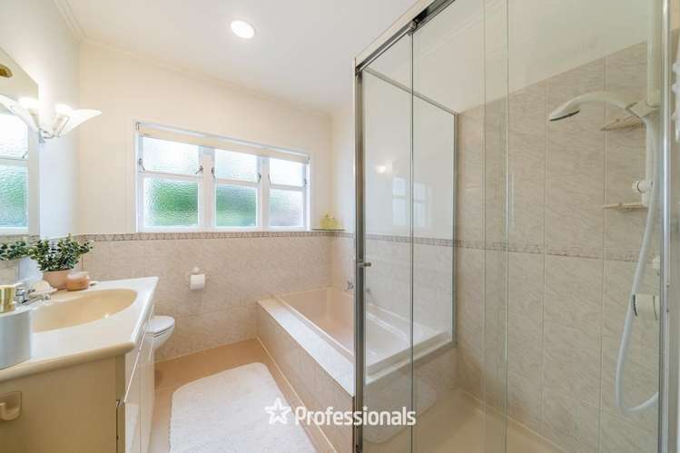 8 Willoughby Street Woburn_17