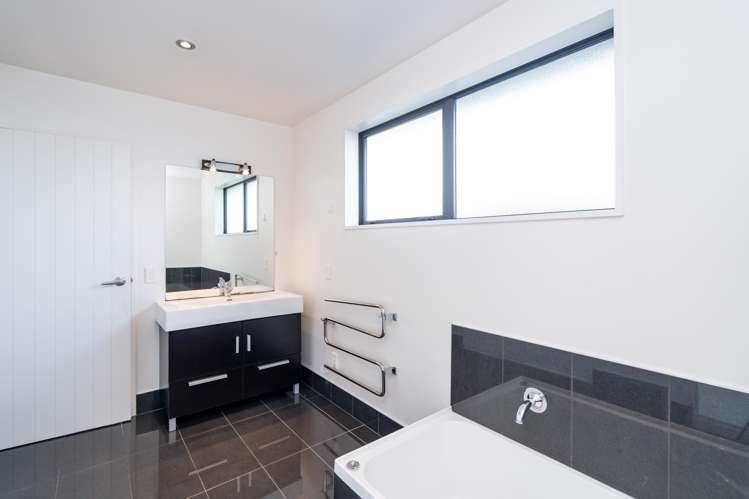 213 North Road Waikiwi_10