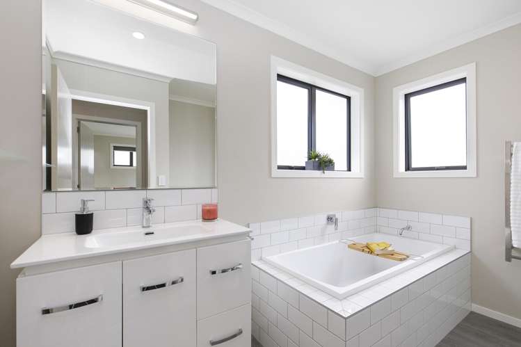 5 Te Whiti Grove Waterloo_18