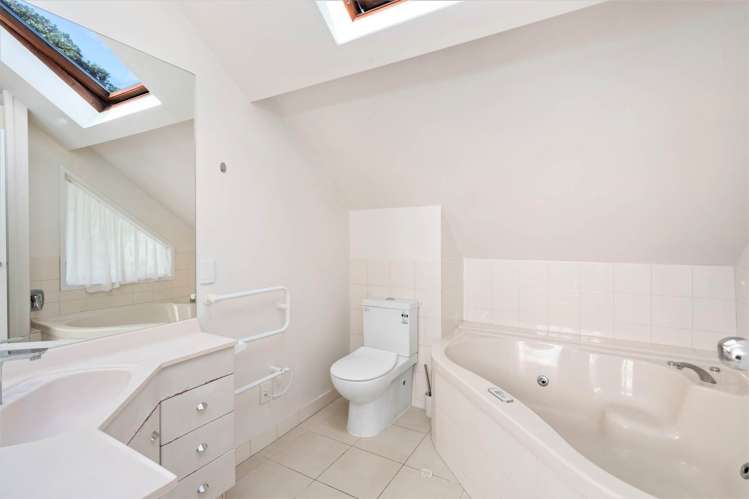 63 Parr Terrace Castor Bay_18