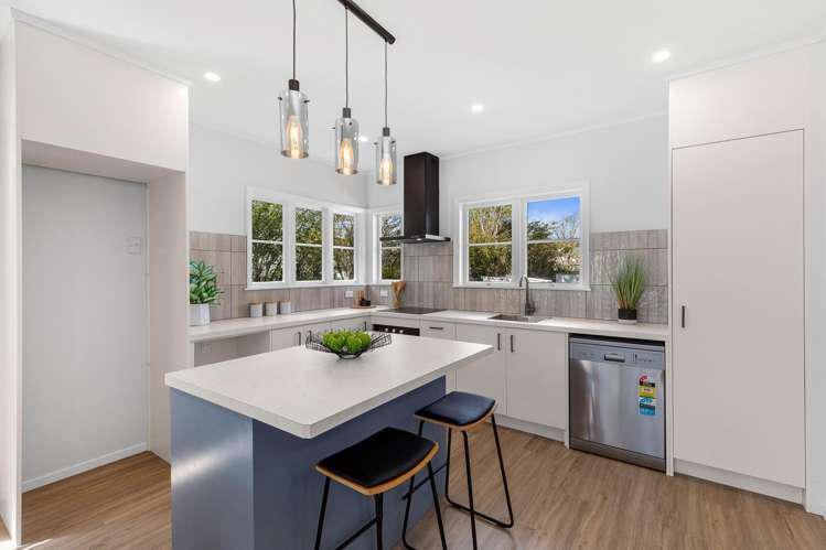 44 Palmer Crescent Silverstream_3