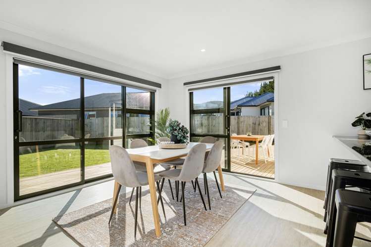 17 Jack Vaughan Grove Wainuiomata_5