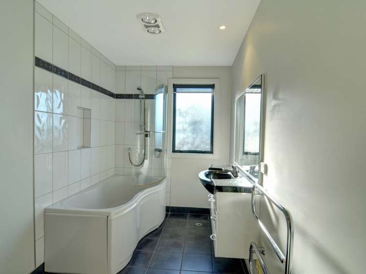 167 Fernhill Road Fernhill/Sunshine Bay_18