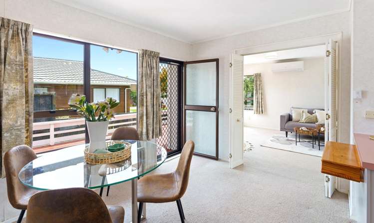 15 Atarau Grove Paraparaumu_1