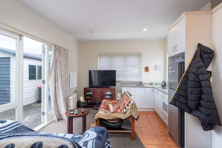 11 and 13 Udy Street Petone_5