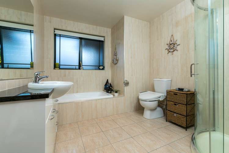 33 Sapperton Drive Henderson_13