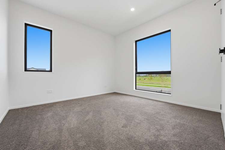 17 Karaka Village Parade Karaka_25