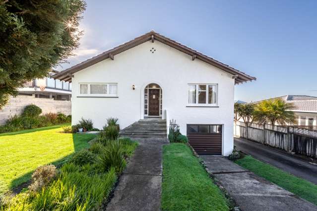 Chalet charm in the heart of Howick