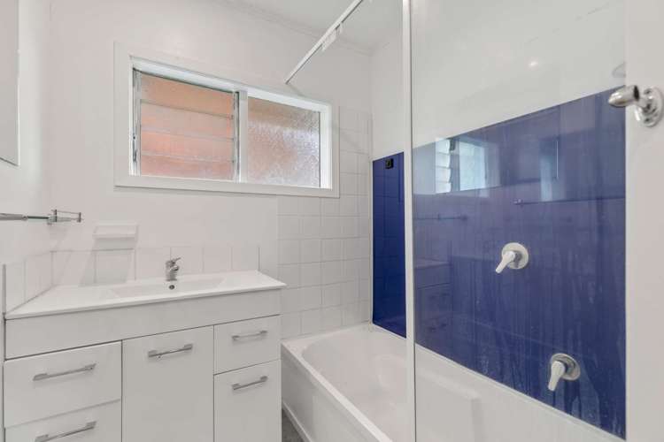 24 Willerton Avenue New Lynn_15