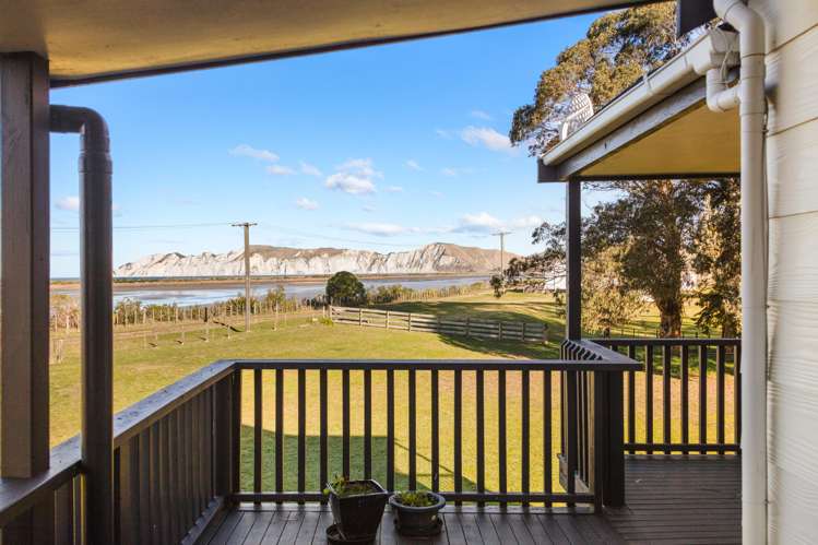 209 Browns Beach Road Muriwai_22