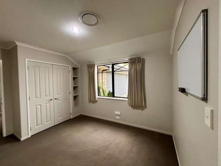 16 Somerton Drive Huntington_17