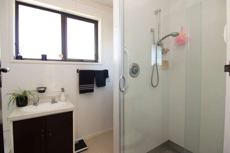 3a Huata Place West End_5