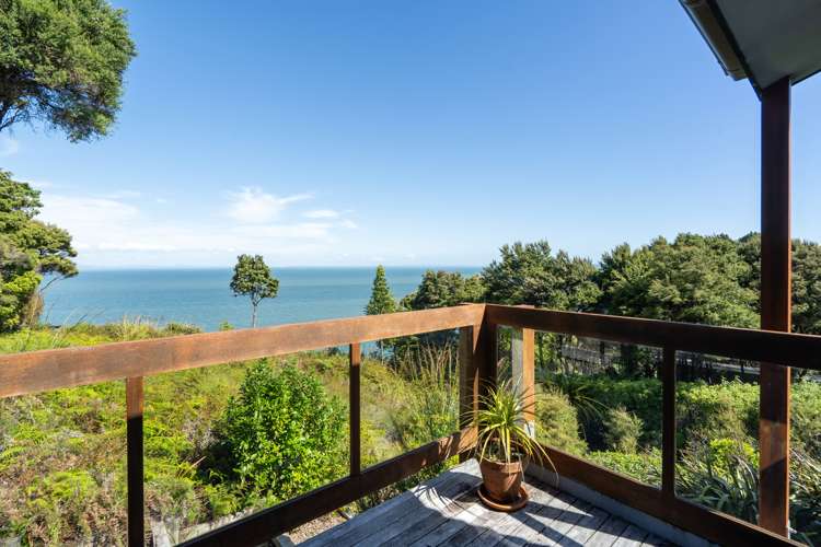 8 Herrings Cove Place Titirangi_30