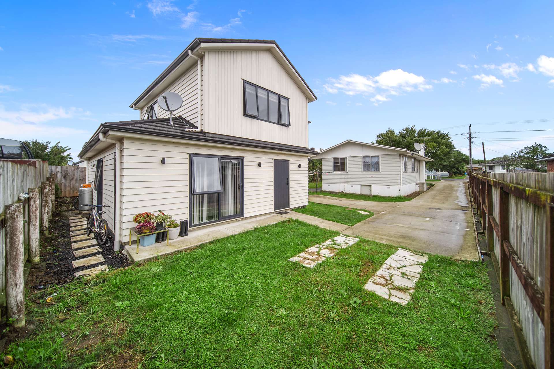 162 & 162a Robertson Road Mangere East_0