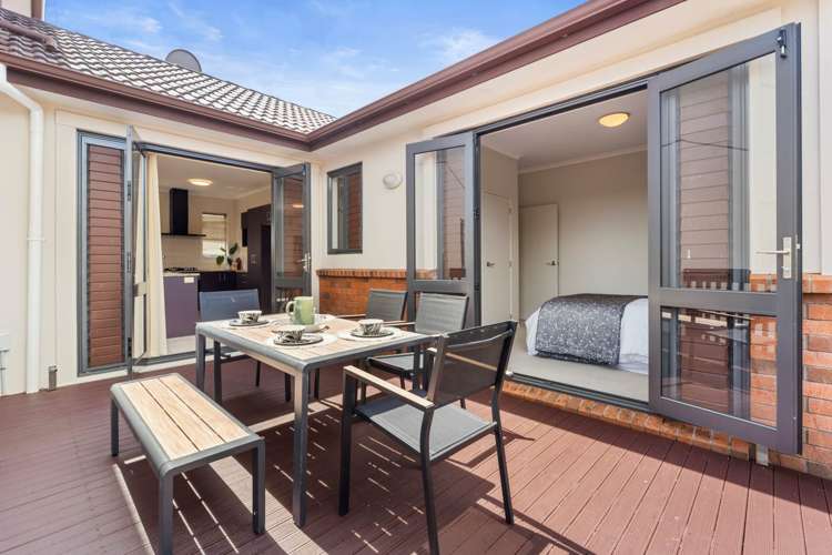 28 Greenbough Lane Greenhithe_15