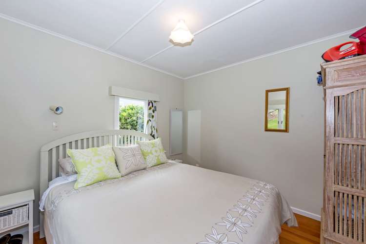 11 Leigh Road Leigh_13