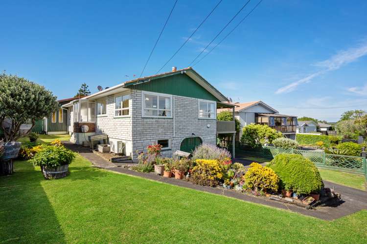 10 Matapouri Road Mangere Bridge_13