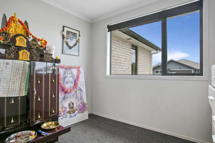 6 Broadcast Lane Rangatira Park_17