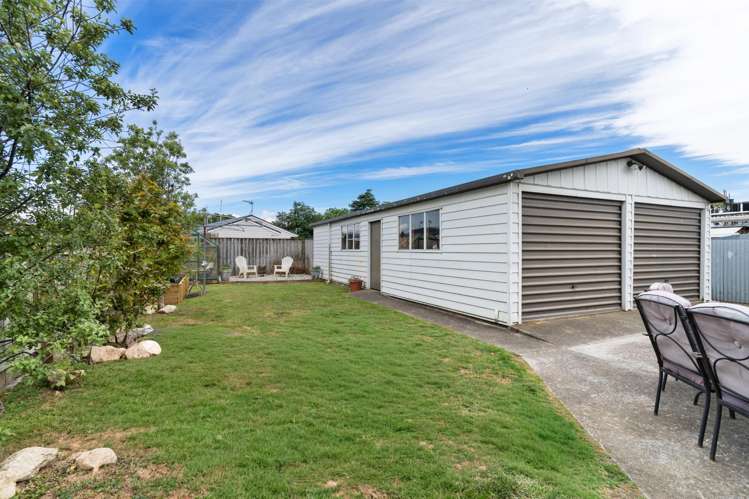 204 High Street South Carterton_14