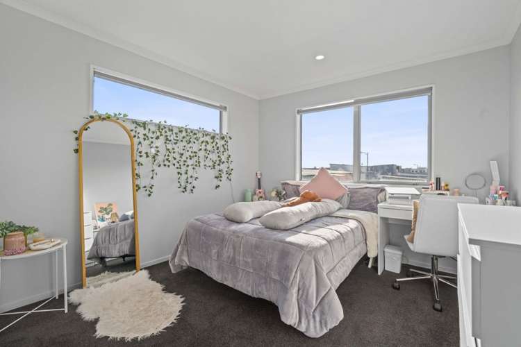 52 Tippet Crescent Wigram_11