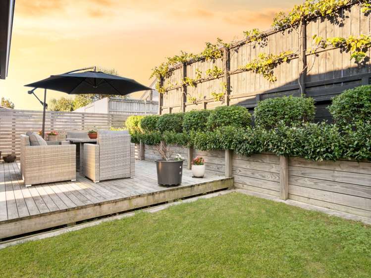 24 Benmore Crescent Pyes Pa_5