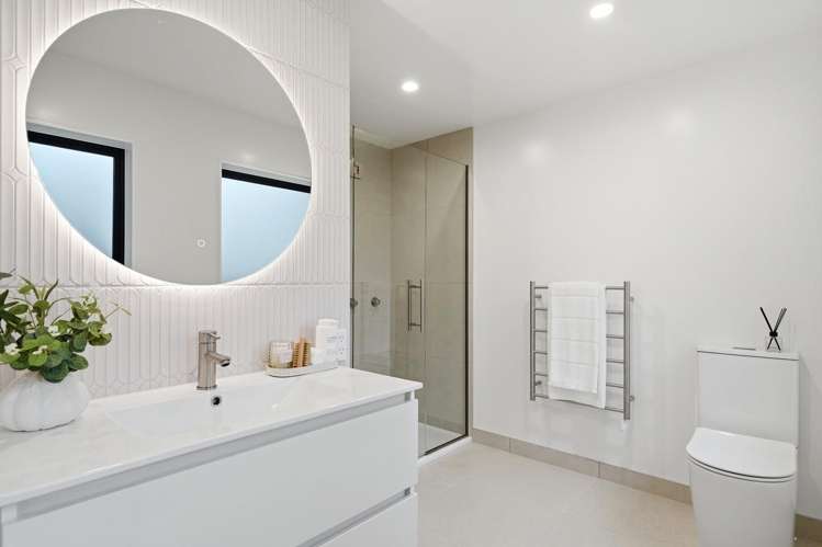 2/24 Revelation Drive Clifton_12