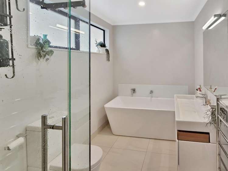 27 Charleston Avenue 2652_13