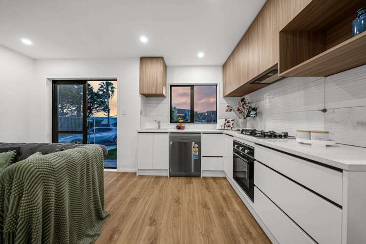 22A Miriam Corban Heights Henderson Heights_22