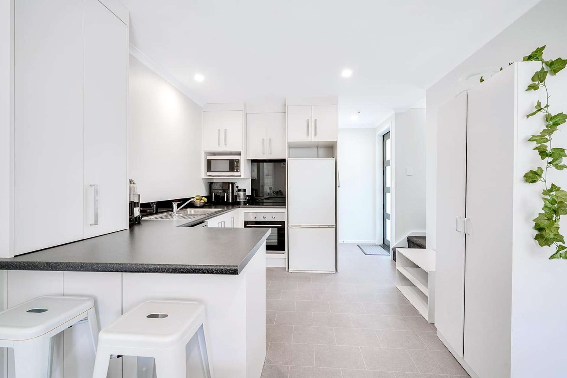 2/12 Beaumont Street Hamilton East_0