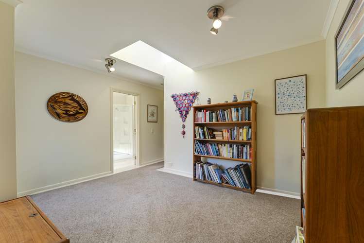 22 Heritage Crescent Richmond_16