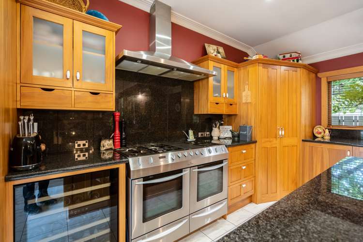 385 Queens Drive Windsor_6