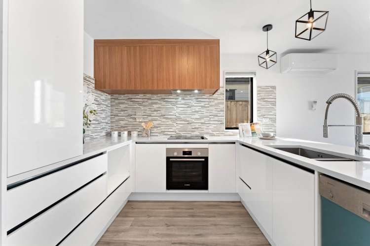 17 Kahui Parade Karaka_8