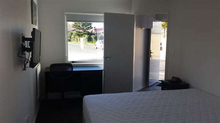 1b/7 Snead Place 1076_3