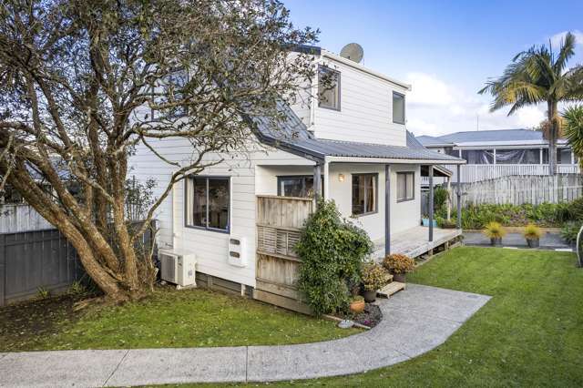 2/141 Reeves Road Pakuranga Heights_2