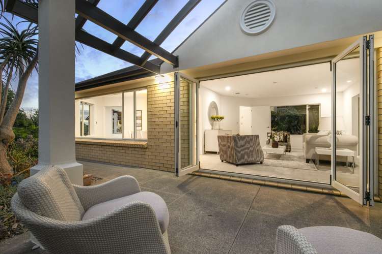 245b Hill Road The Gardens_13