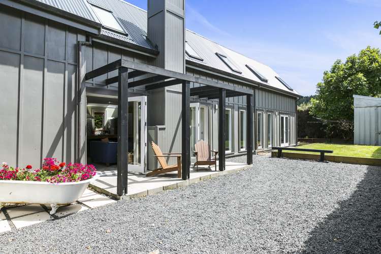 4 Holyhead Street Outram_24