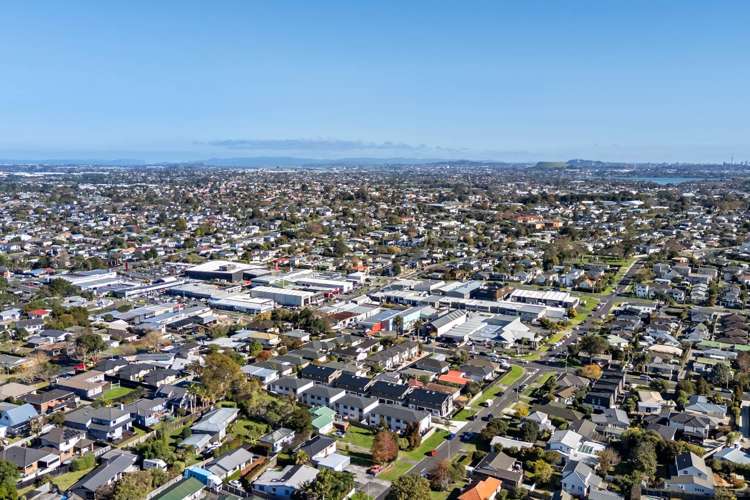 2/136 Moore Street Howick_21