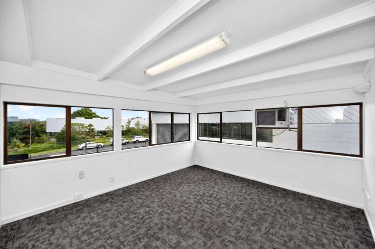 50 Parkway Drive Albany_14