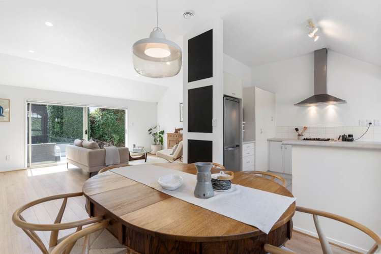 2/116 Riddell Road Glendowie_6