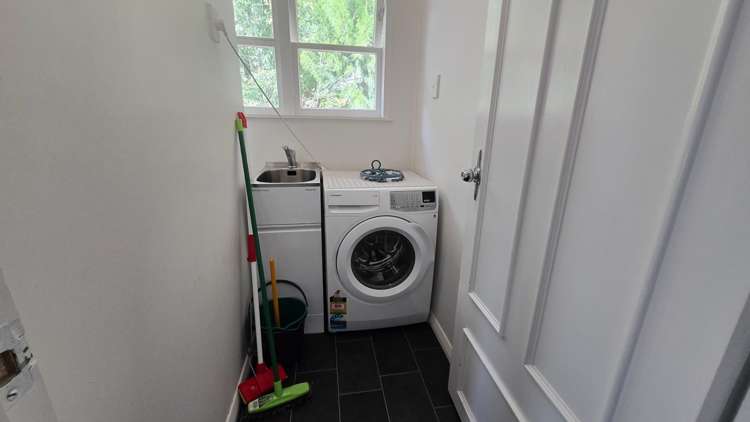  E/470 Stokes Valley Road Stokes Valley_15