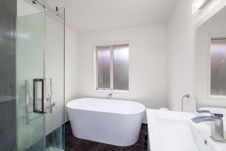 6 Titirangi Crescent Parklands_9