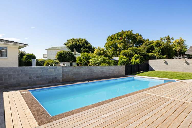 13 Russleigh Drive Dinsdale_23