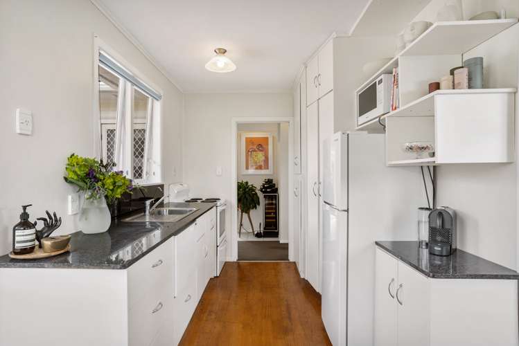 16 Brennan Avenue Te Atatu Peninsula_10