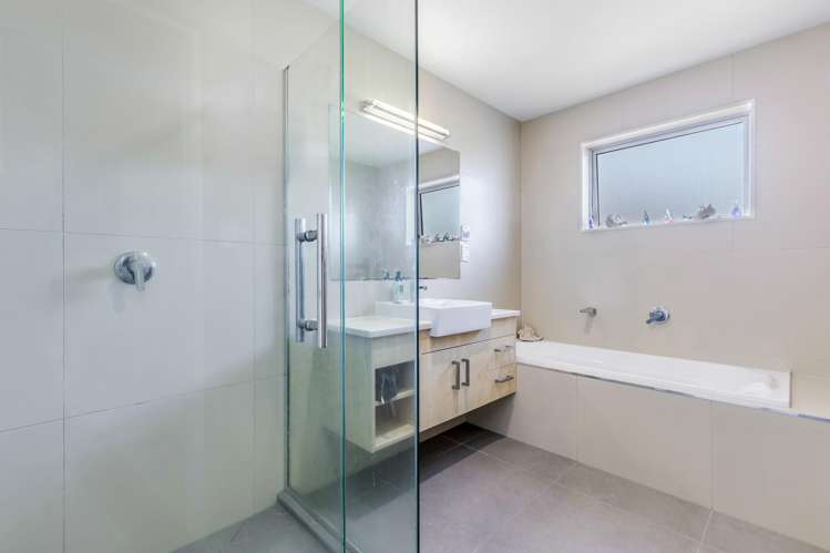 61 Turnberry Drive Wattle Downs_15