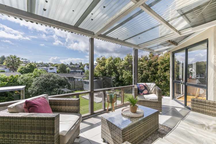 1 & 2/66 Allum Street Kohimarama_12